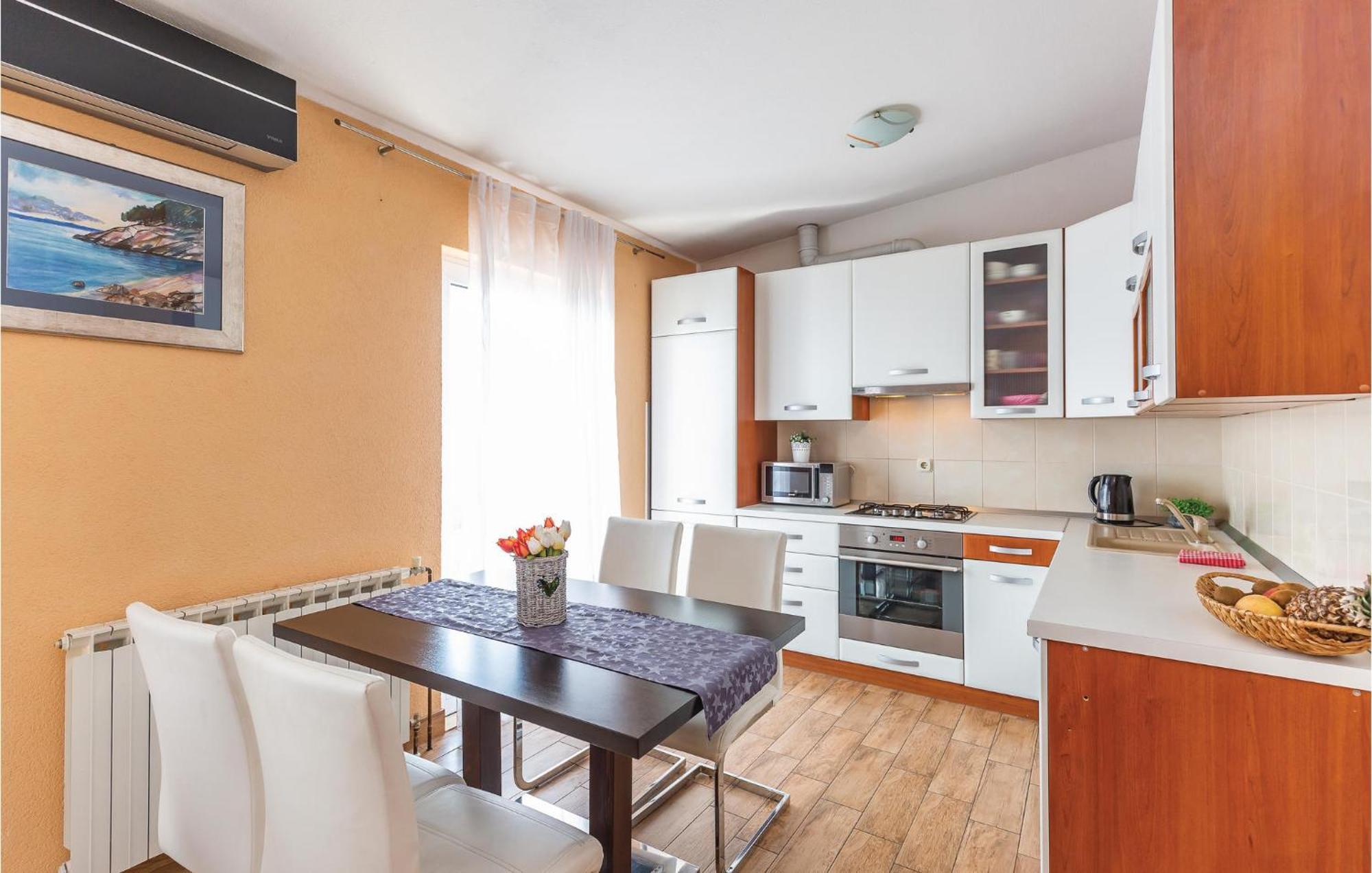 2 Bedroom Cozy Apartment In 마카르스카 외부 사진