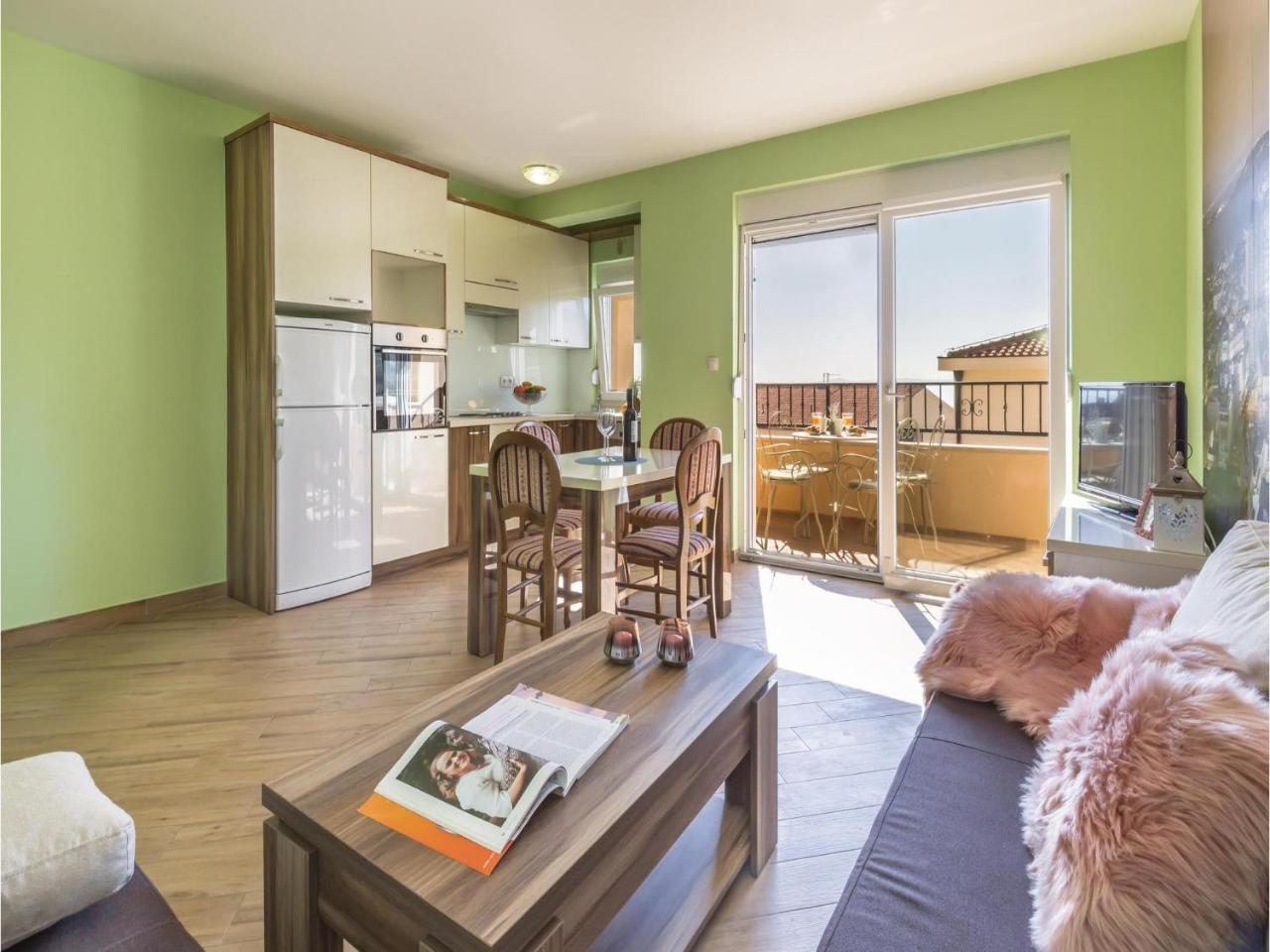 2 Bedroom Cozy Apartment In 마카르스카 외부 사진