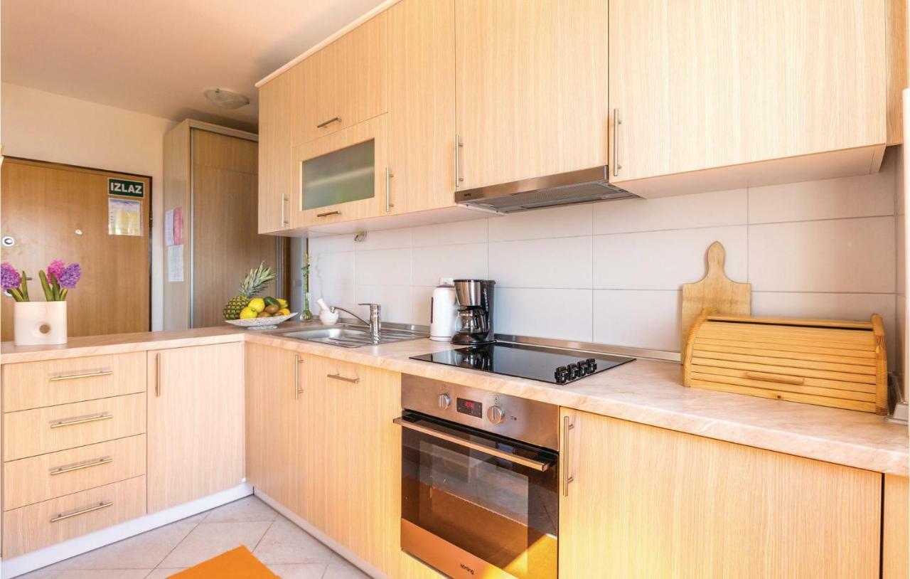 2 Bedroom Cozy Apartment In 마카르스카 외부 사진